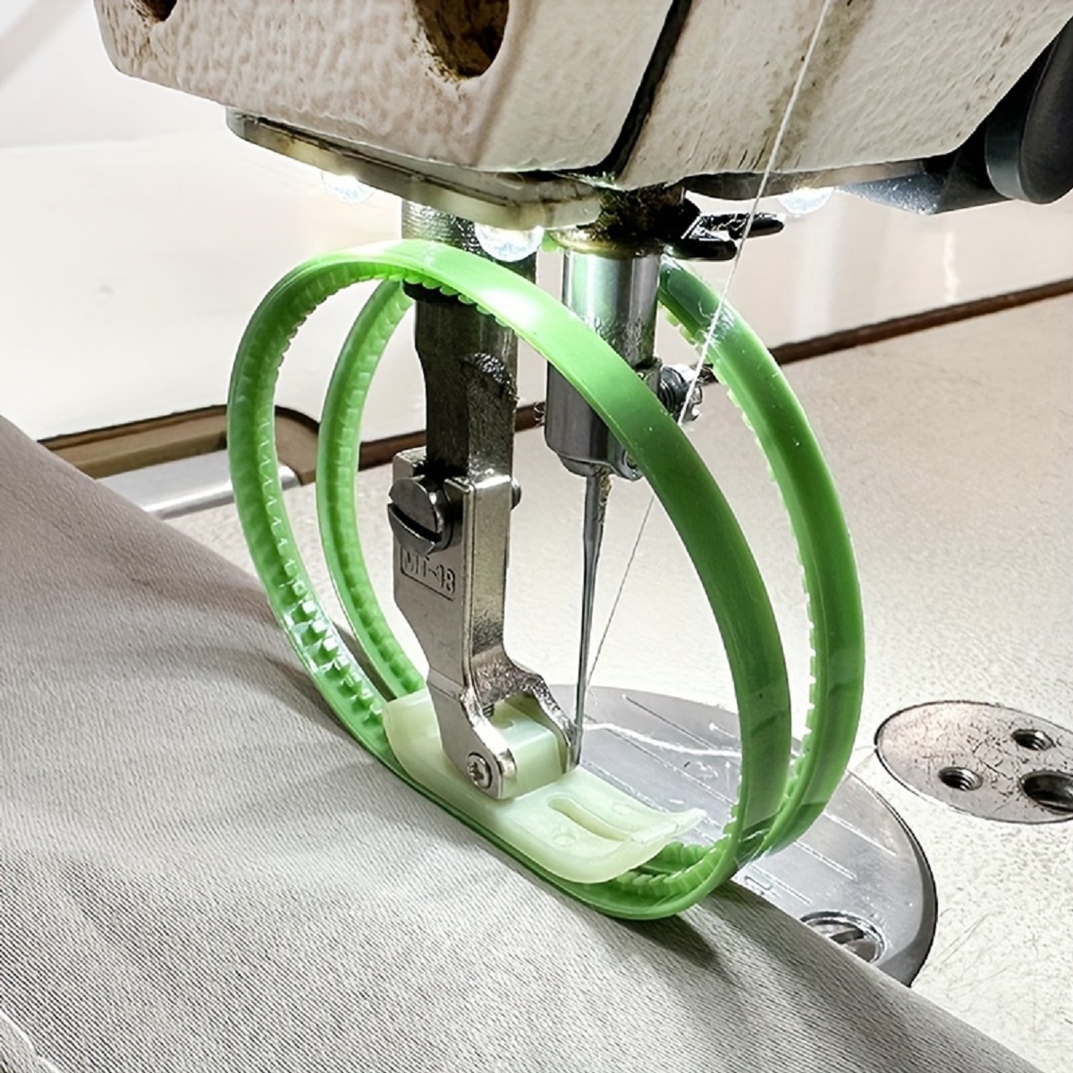 Pied-de-biche pour réservoir à - Leatherwork Press avis et prix